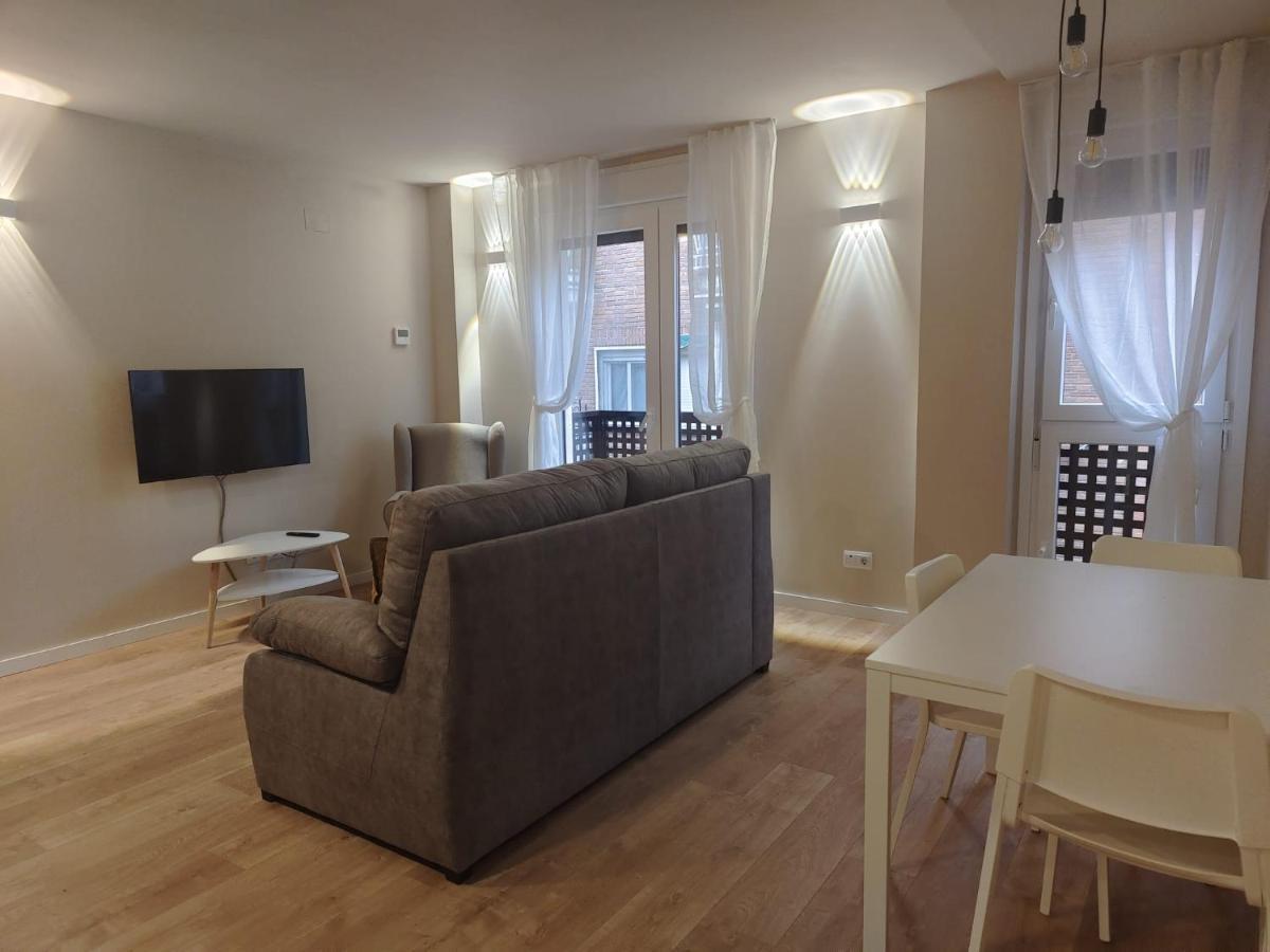 Apartamentos Picasso Alcalá de Henares Esterno foto