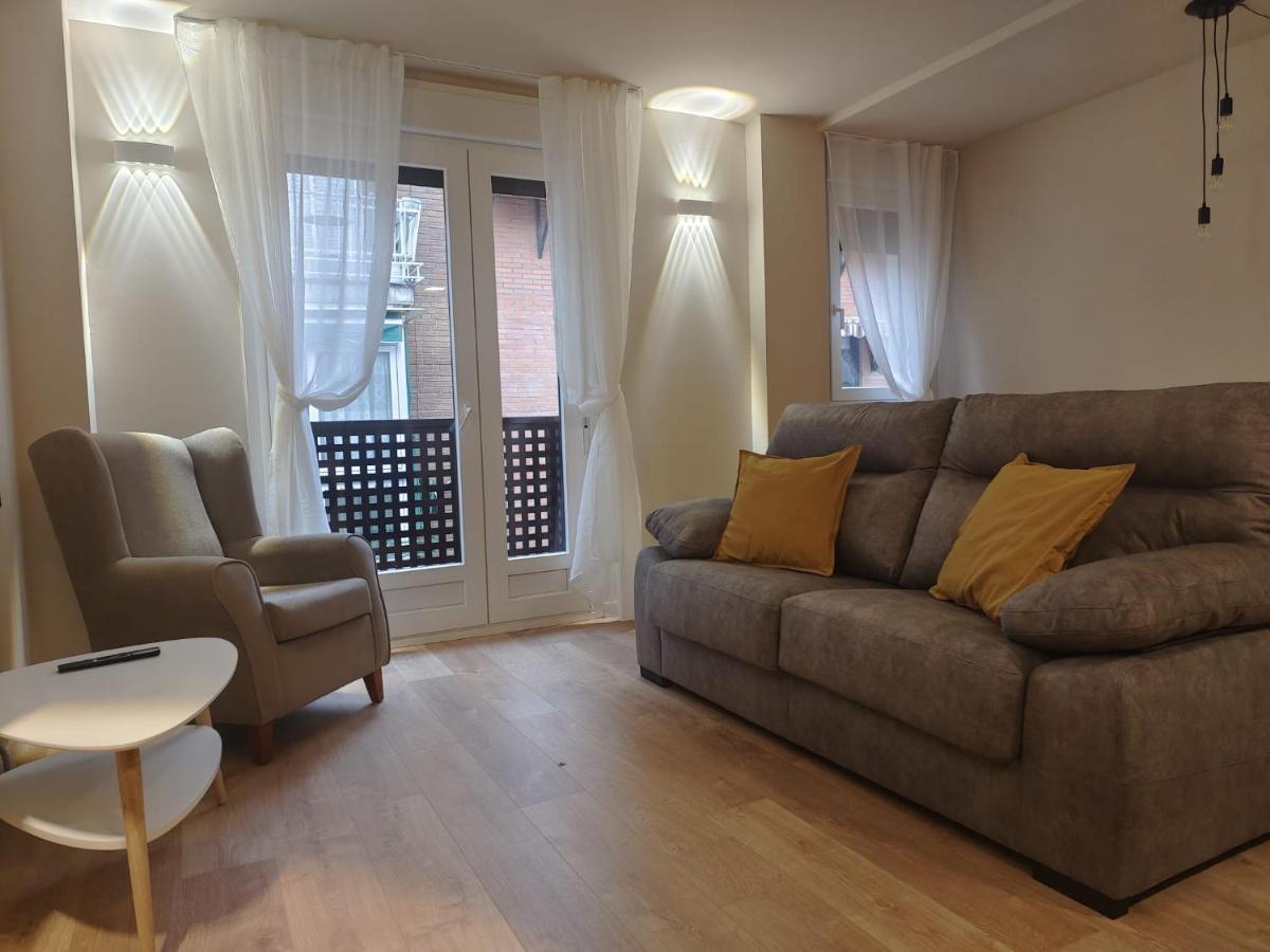 Apartamentos Picasso Alcalá de Henares Esterno foto