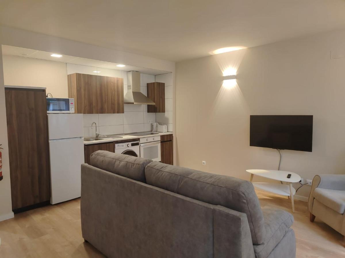 Apartamentos Picasso Alcalá de Henares Esterno foto