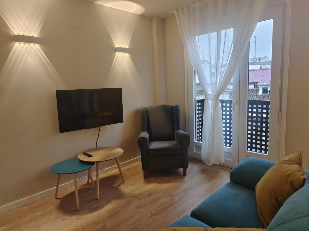 Apartamentos Picasso Alcalá de Henares Esterno foto