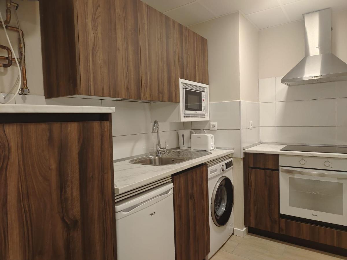 Apartamentos Picasso Alcalá de Henares Esterno foto